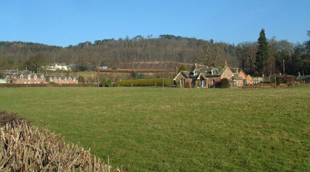 Baledgarno village. Baledgarno only dates from the early 19th century when it was built, around 1807, by the 8th Lord Kinnaird, instead of gradually developing, like a normal village.