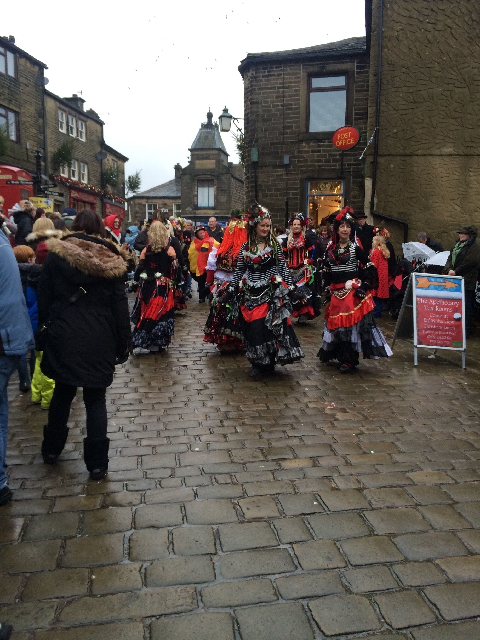 The Christmas Markets in Haworth ☺️