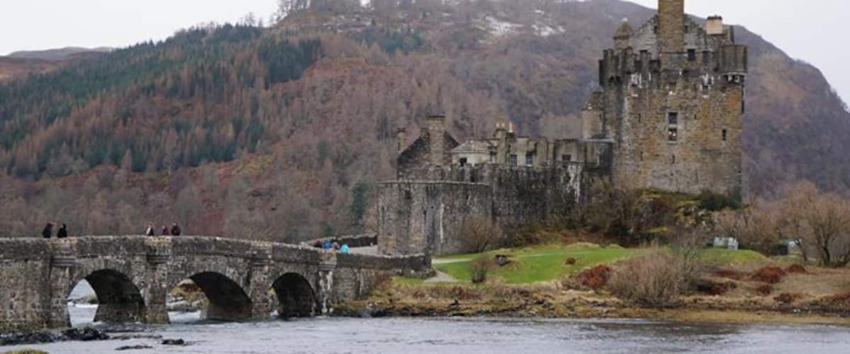 Eilean Donan Castle is one of the most photographed castle in Scotland and it's no wonder, it's been showcased in several movies and been the backdrop to many wedding proposals. #roadtrip #scotland