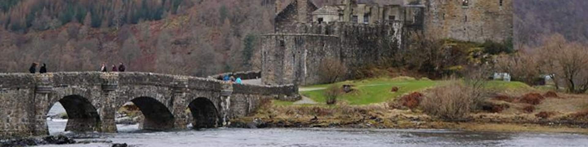 Eilean Donan Castle is one of the most photographed castle in Scotland and it's no wonder, it's been showcased in several movies and been the backdrop to many wedding proposals. #roadtrip #scotland