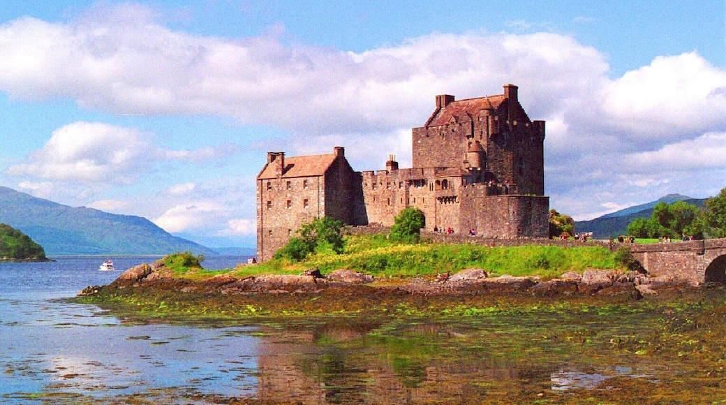 This is a photo of listed building number