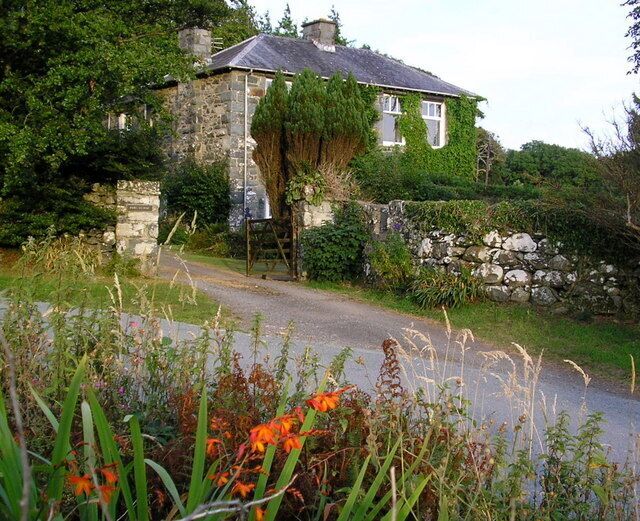 Parc Uchaf. in Ffordd Gors, Dyffryn Adudwy