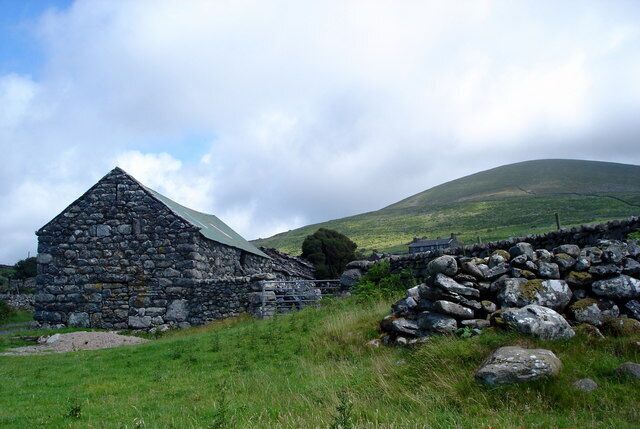 A Rhinog Barn This sturdy barn at 607247 is typical of the area below the slopes of Moelfre. Its name is Bron-y-Foel-Ganol.