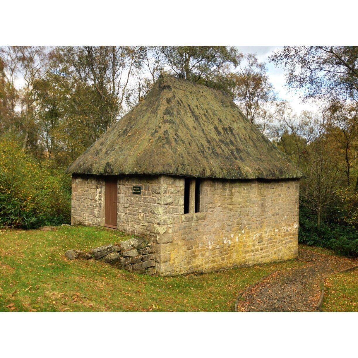 Thatched boathouse at Cragside House. The lake was drained and so the boathouse is #abandoned now.