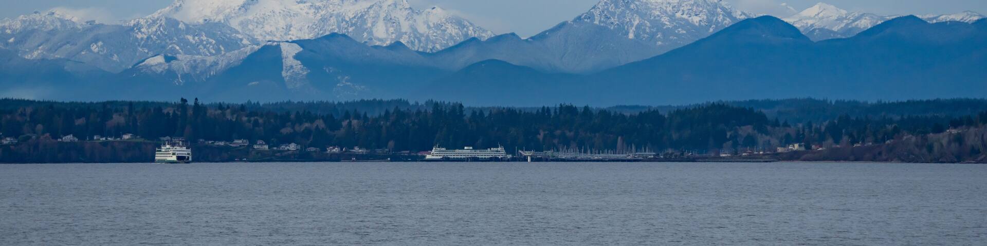 Washington State Ferry Leaves Kingston With Olympic Mountains in Background