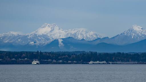 Washington State Ferry Leaves Kingston With Olympic Mountains in Background