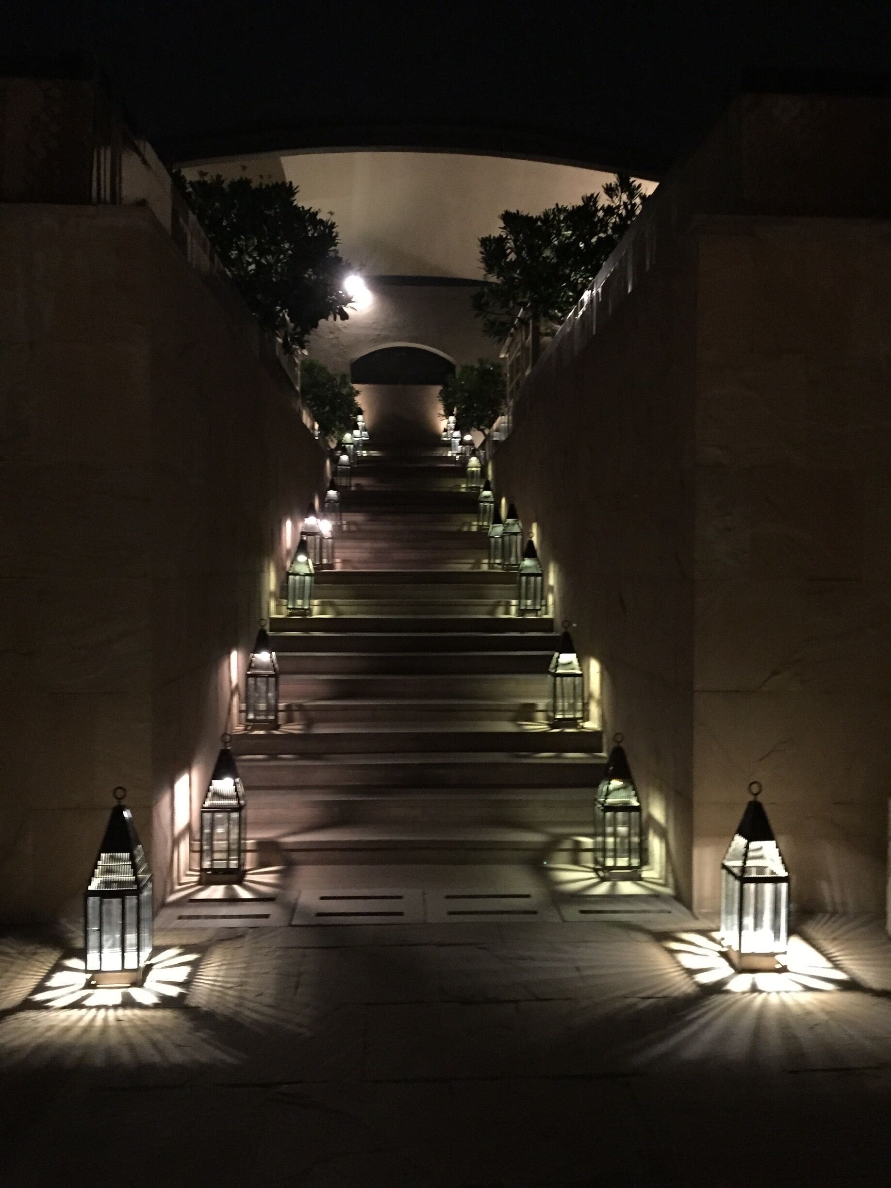 Amazing hotel near the tech district and at a reasonable price.  The staff was incredibly accommodating and I just loved these lanterns throughout the grounds.  Perfect to end the day.

#lifeatexpedia #merch