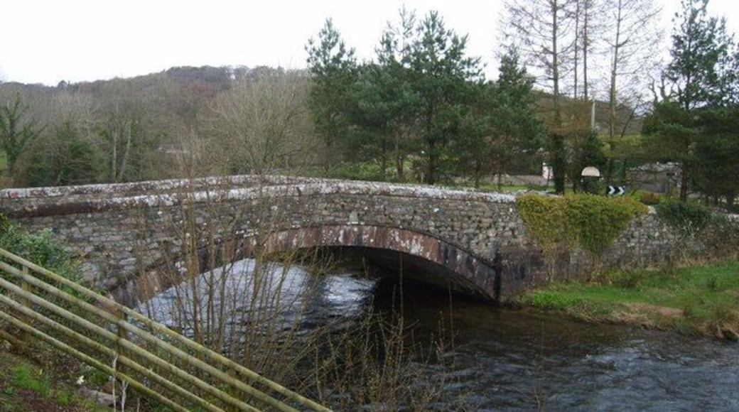 Santon Bridge River Irt flowing under the bridge. Santon is Old English for 'settlement on sandy ground'.