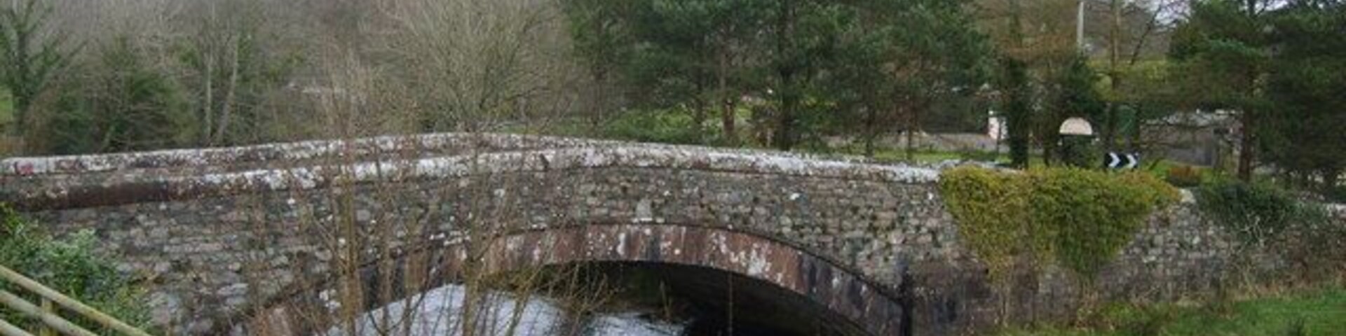 Santon Bridge River Irt flowing under the bridge. Santon is Old English for 'settlement on sandy ground'.