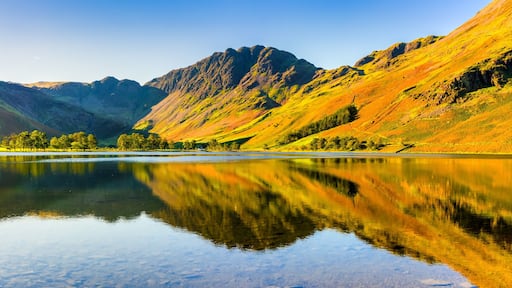 Beautiful morning panorama
of Buttermere lake in the Lake District. England