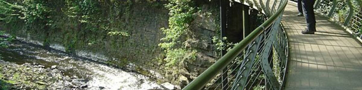 Torrs Millennium Walkway looking west Other pictures for this square show how dramatic this new walkway is