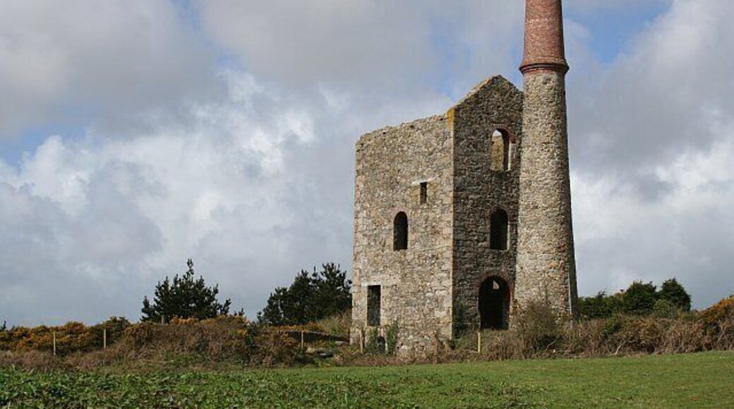 Baronet's Engine House, Pennance Consols. A classic Cornish Engine House. Pennance Consols mine was previously known as Wheal Amelia and mined tin and copper on the southern slope of Carn Marth.