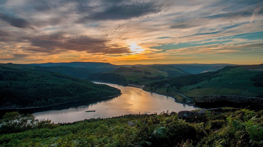 Lovely views over Ladybower Reservoir and the Derwent Valley in the Peak District, Derbyshire. Spectacular sunsets.