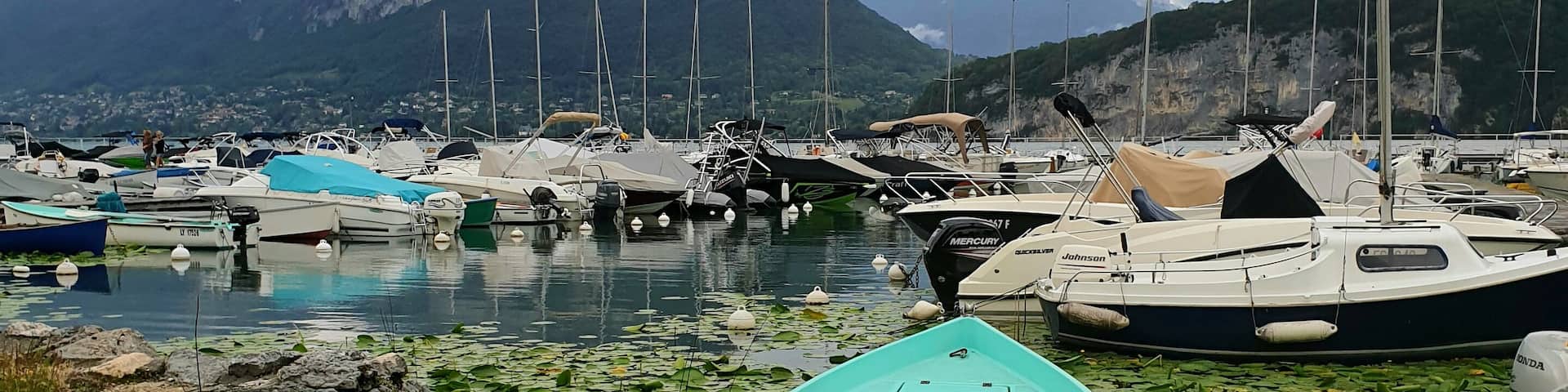 Cycled along the lake and came across this litte boat