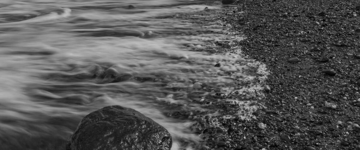 Amazing tunnel through a cliff at the back of Shaldon wildlife park and then a lovely beach for a walk or chill and watch the waves