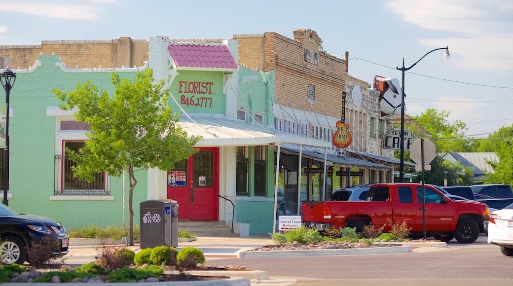 Hutto mit einem Kleinstadt oder Dorf