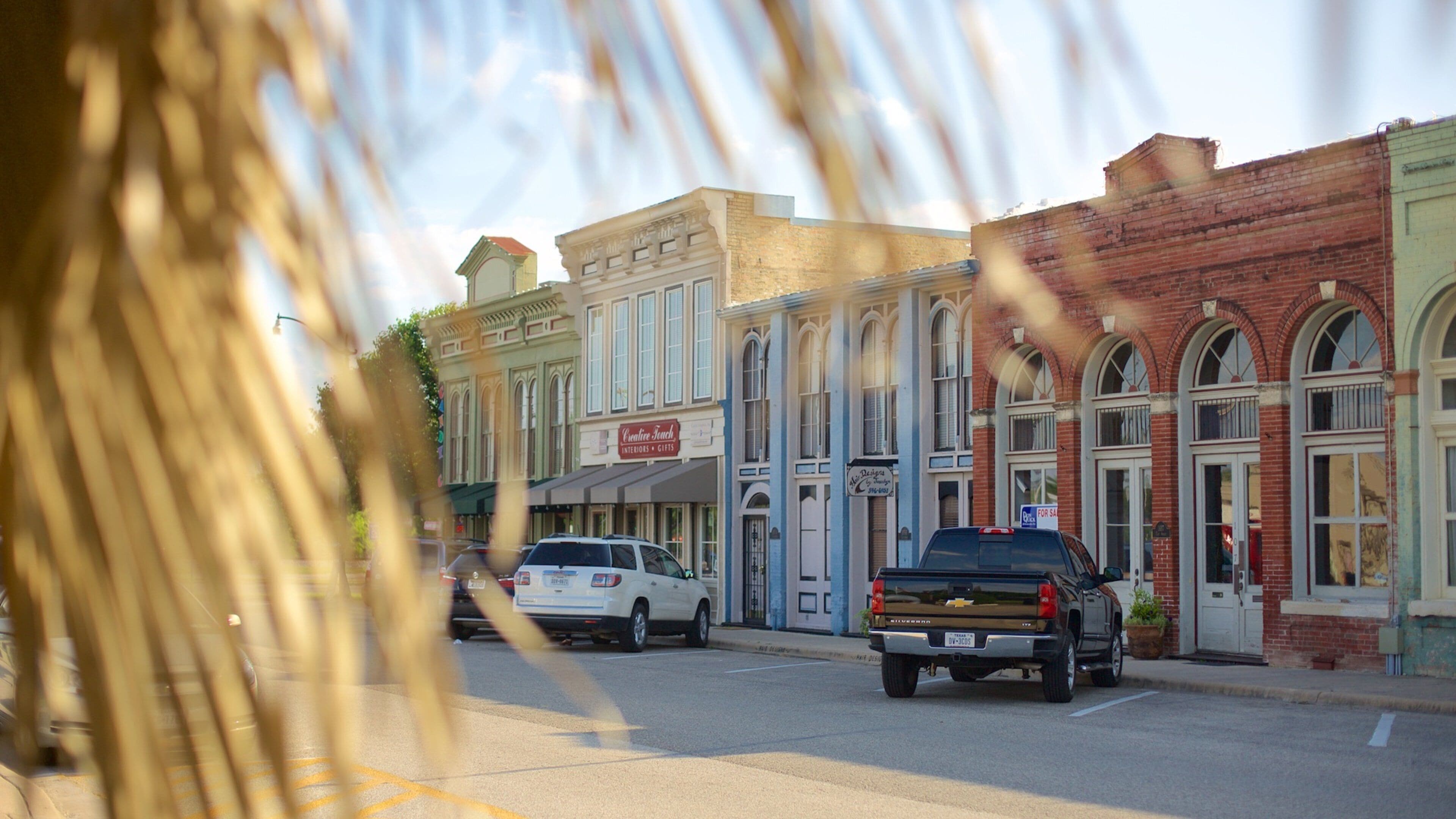 Hutto showing heritage architecture and a small town or village