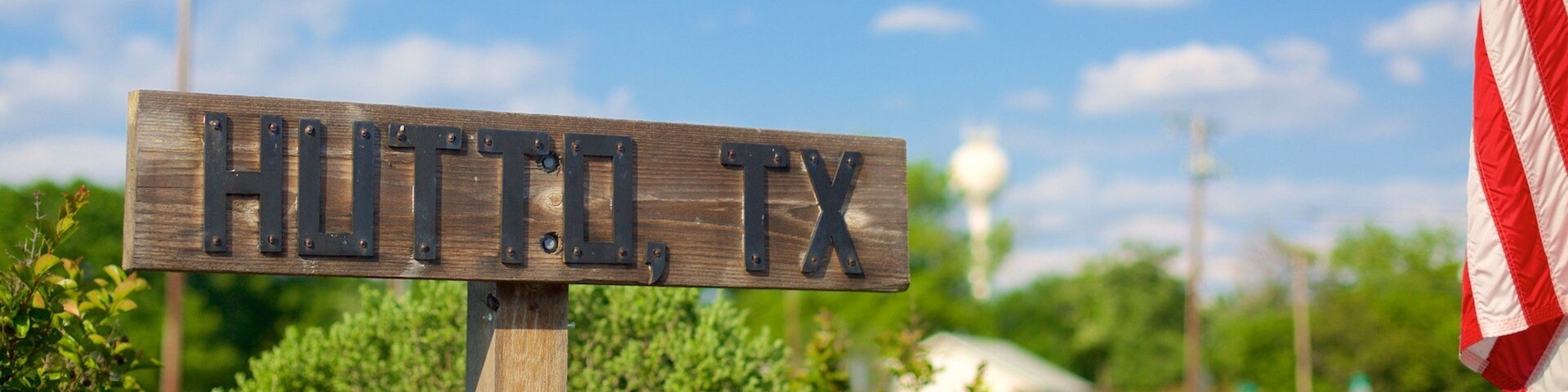 Hutto featuring signage