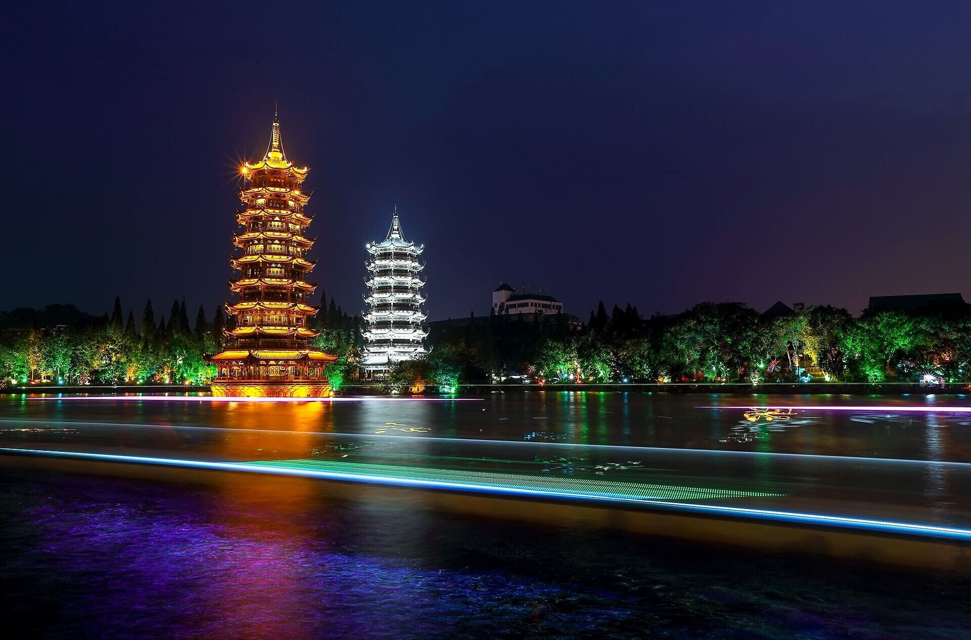 The Sun and Moon Twin Pagodas.
桂林日月双塔.

https://twitter.com/Beautifulgx