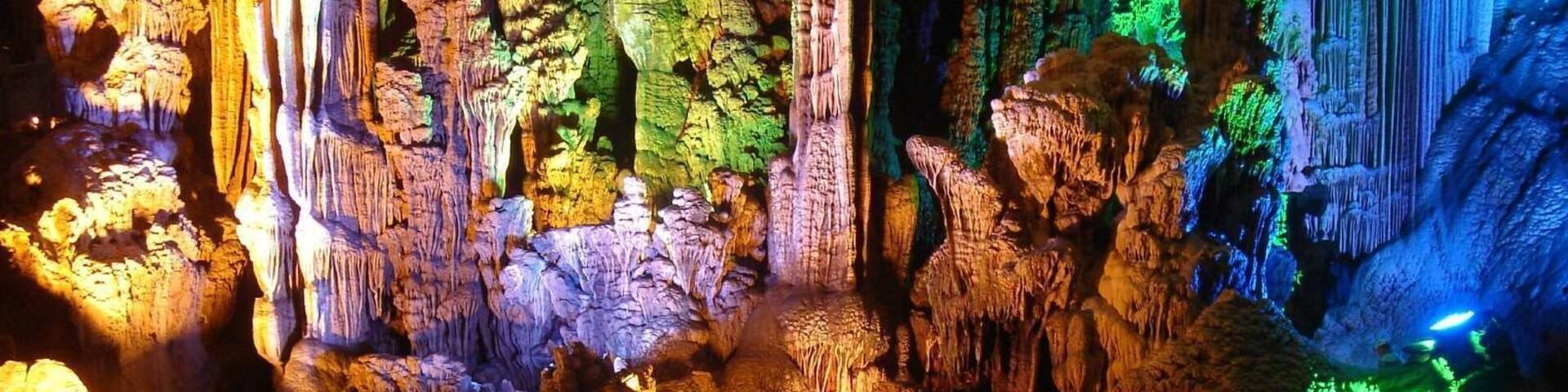 Yangshuo #SilverCave - the Largest Karst Cave in Guilin, is one of the finest examples of limestone cave that exists in the world
https://twitter.com/Beautifulgx
