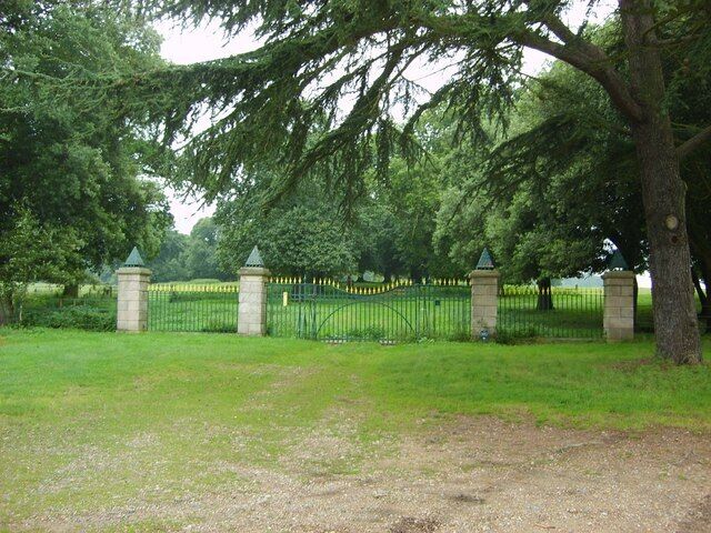 Gateway leading to Tuttles Wood