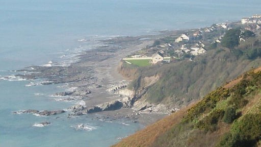 Downderry - east side, from Battern Cliffs. A zoomed shot from an adjacent grid square gives a view of Downderry which emphasises its location on a precarious platform of soft rock above the sea.