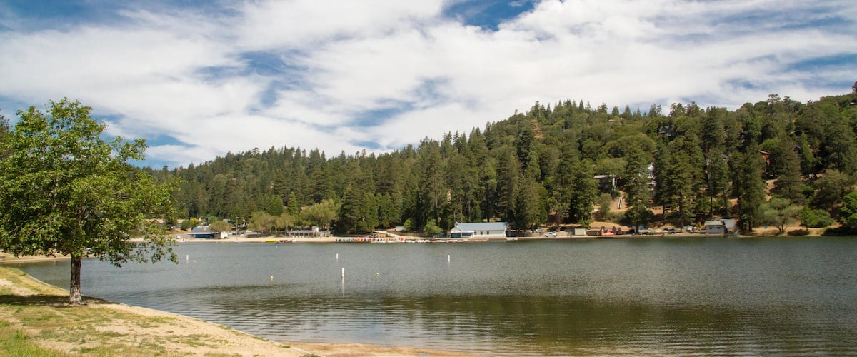 E86A9T Lake Gregory at Crestline California