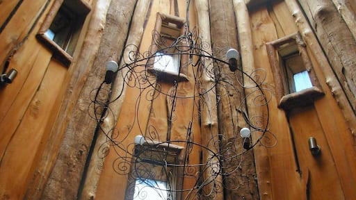 Hermoso hotel en medio de la naturaleza.