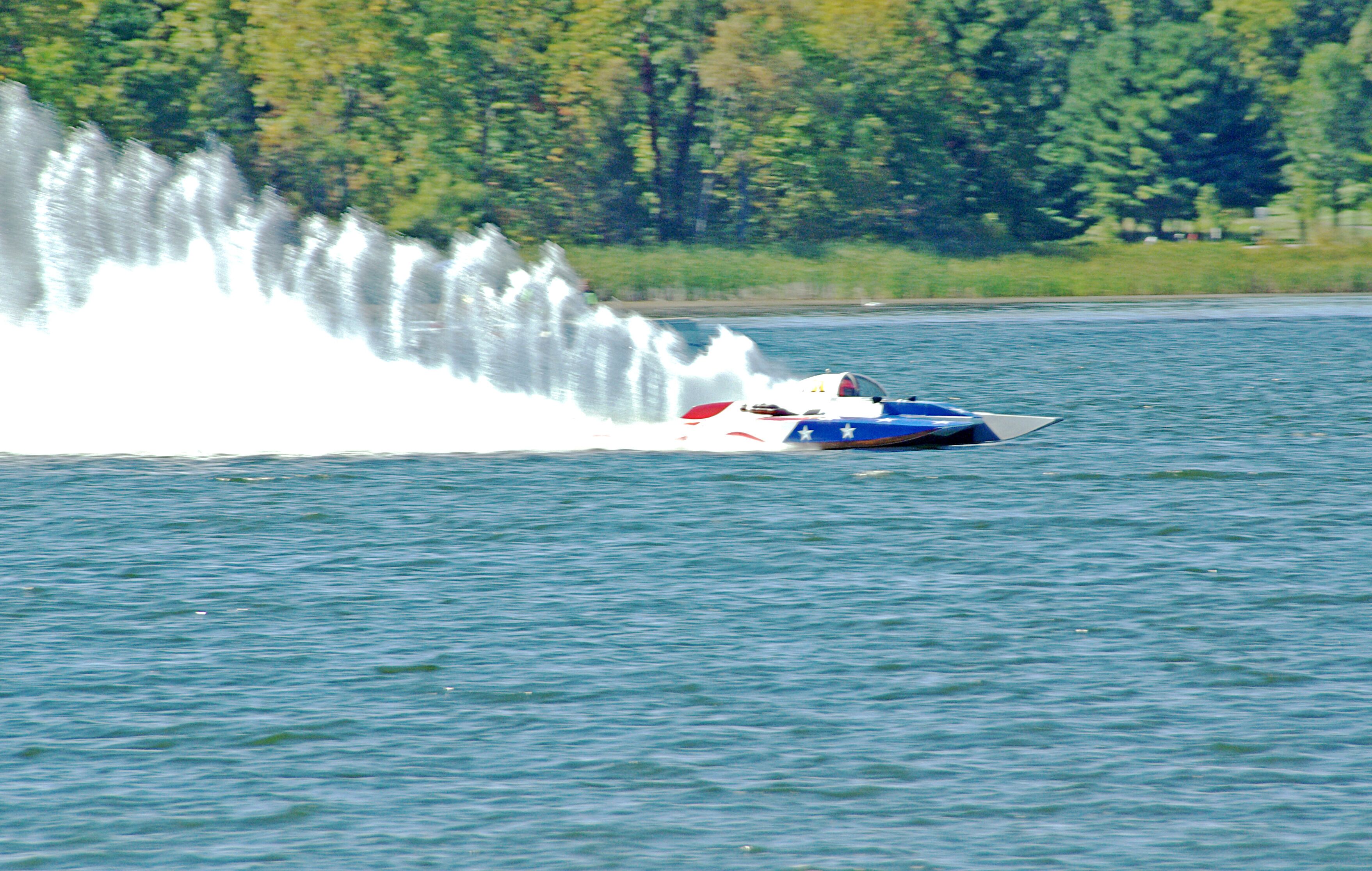 Hydroplane racing on the 500 acre Stony Creek Lake.