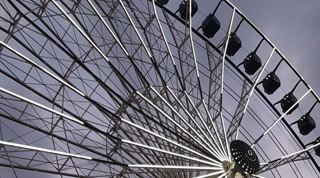 #estrelladepuebla #lifeatexpedia #weloveourmarkets #latam #mexico #puebla Have fun at the Ferris Wheel, the tallest of its kind in Latin America. Get the best city views & the volcanos Popocateptl and Iztlazíhuatl. Tip: visit twice, in day & night.