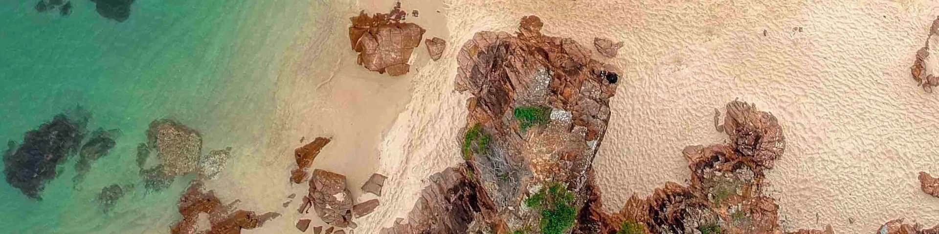 This is a nice point to make some seascape pictures. This is offcourse a drone picture but I made some nice pictures with a 10stop filter also.