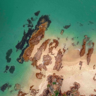 This is a nice point to make some seascape pictures. This is offcourse a drone picture but I made some nice pictures with a 10stop filter also.