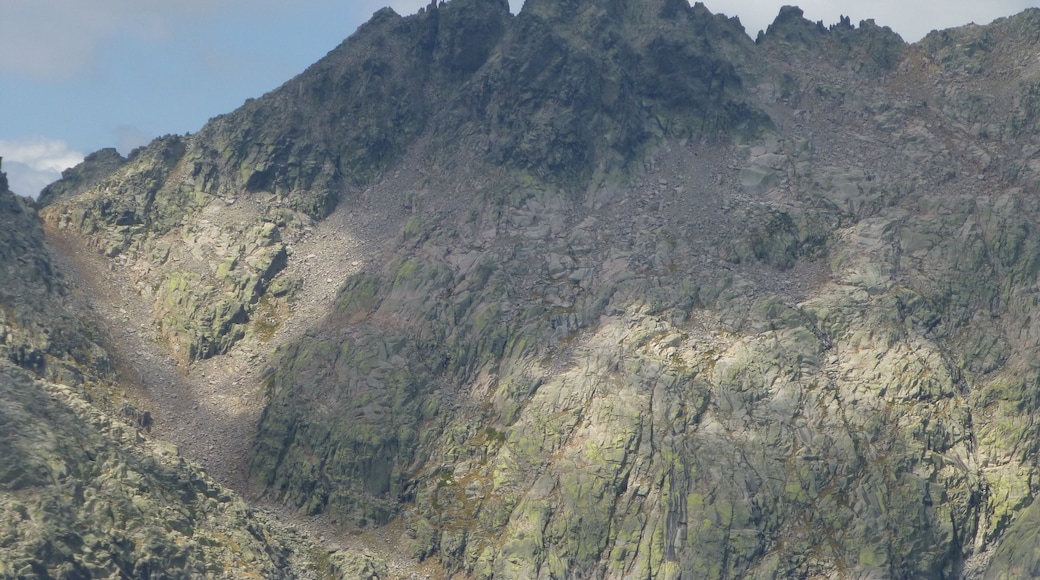 Vista del pico Almanzor desde la cumbre del Morezón. Ávila, Castilla y León, España.