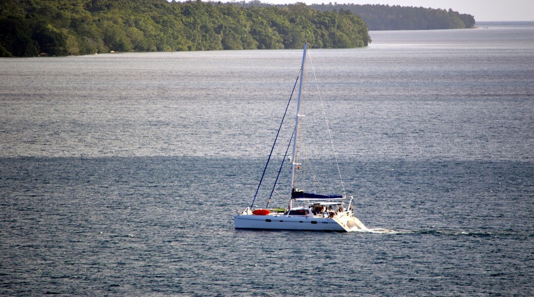 Sailing around Vanuatu. Dreaming!
