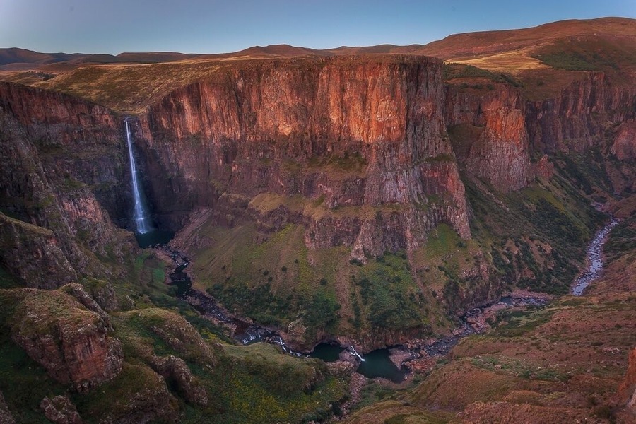 Maletsunyane Falls
The 'Place of Smoke' was named after a French missionary reported the waterfalls existence in 1881, and is the highest single-drop waterfall in Africa, with a flow of water falling 192 m.