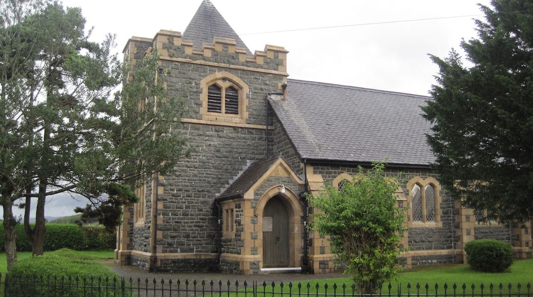 Eglwys Dewi Sant, Tal-y-bont