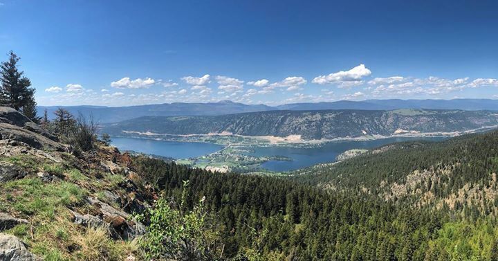 amazing look out that took a little trek to get to. its posted on google maps as 'Oyama Lookout' what it doesnt tell you is that half way up it becomes an old logging road. good thing we had a jeep! what a spot! #okanaganvalley #omaya #jeep #backroads