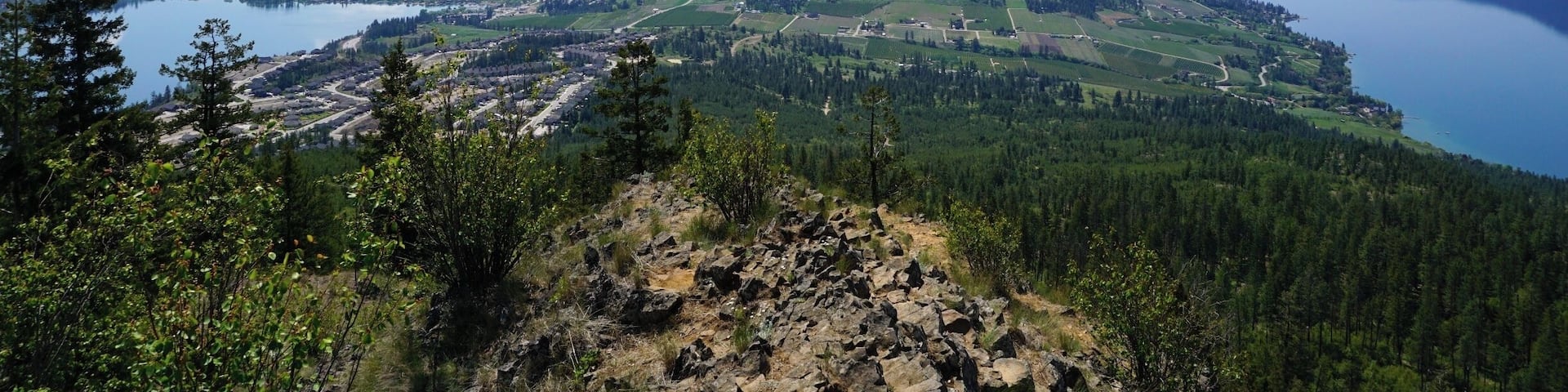 Over looking the beautiful Okanagan. Wood lake to the left and Okanagan lake to the right. The Okanagan is a beautiful spot in the BC interior.
#hiking
#weekendgetaway