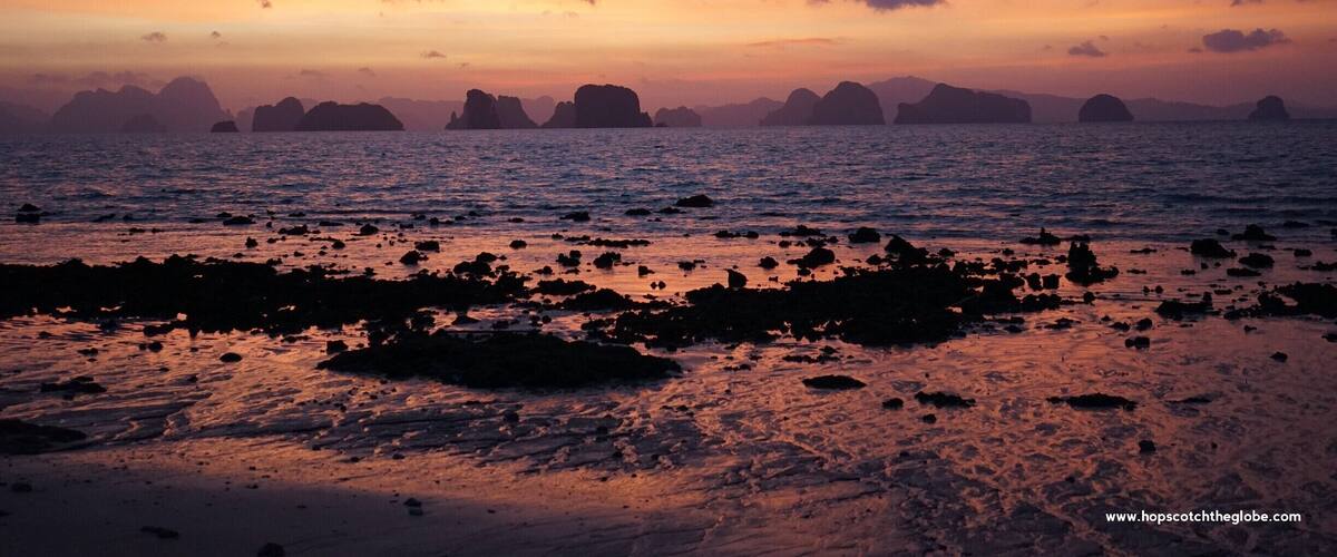 Thailand...one of my favourite countries in the world. I've been 5 times and planning on going another 100000. Never have I seen such spectacular sunrises and sunsets in my life. Just look at this photo! #NoFilter
Want to plan a trip to Thailand? Here are 10 awesome things you'll need to do: https://hopscotchtheglobe.com/10-amazing-things-to-do-in-thailand/