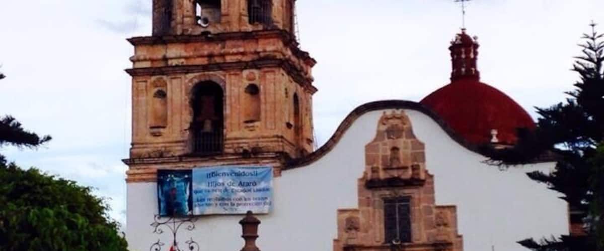 The church in town, home to the saint Señor de Araró.
#Architecturephotocontest