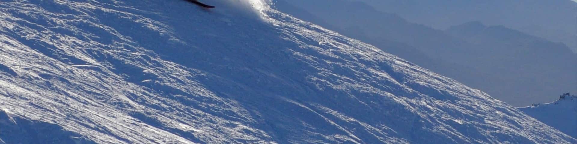 Bariloche mostrando snowboard, paisagem e neve