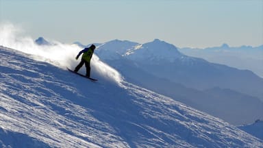 Bariloche showing snow, landscape views and snowboarding