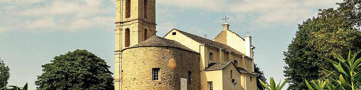 This building is indexed in the Base Mérimée, a database of architectural heritage maintained by the French Ministry of Culture, under the reference PA00099243 .