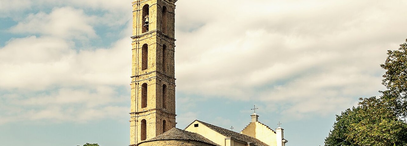 This building is indexed in the Base Mérimée, a database of architectural heritage maintained by the French Ministry of Culture, under the reference PA00099243 .