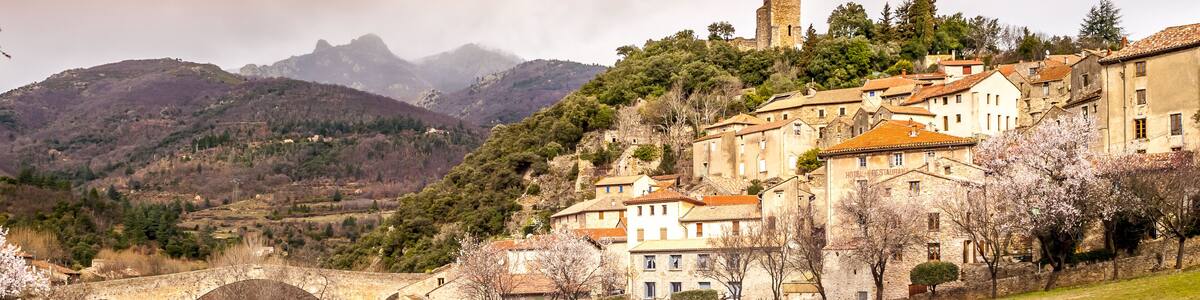 Vieux village médiéval de Olargues, dans l'Herault en Languedoc, Occitanie en France