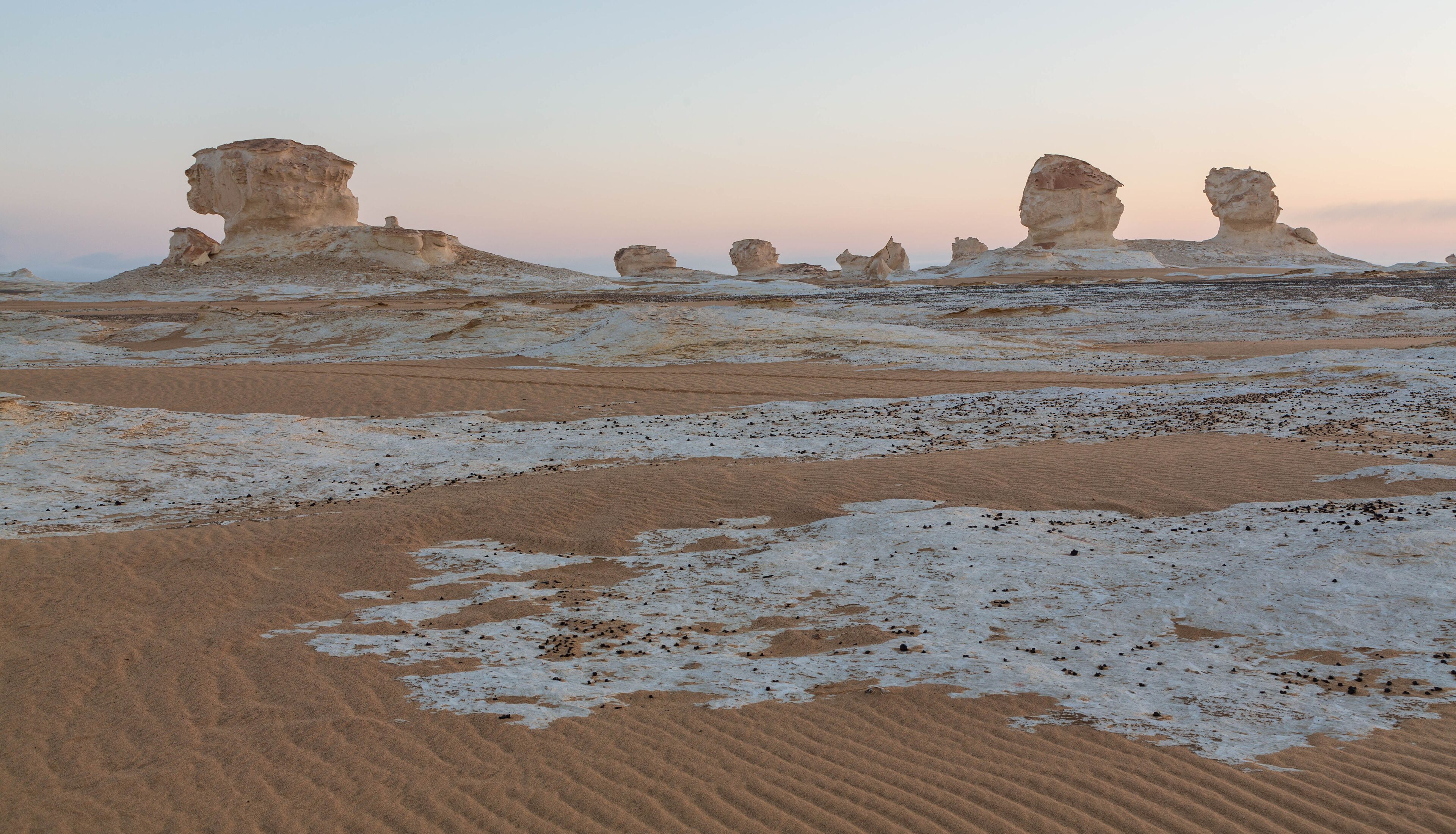 Wind eroded rock formations, Egyptian White Desert. Western Desert, Egypt