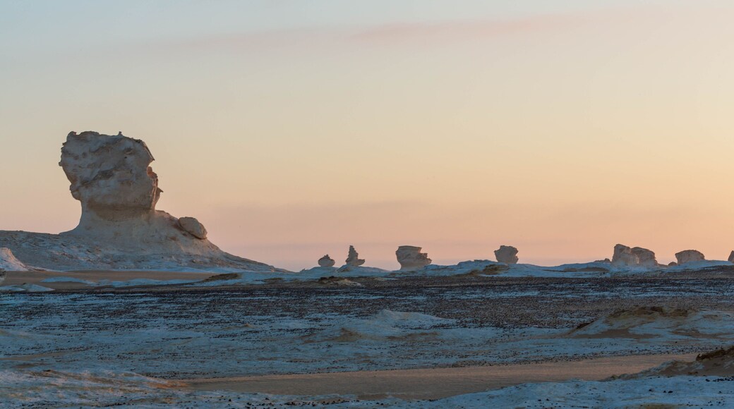 Wind eroded rock formations, Egyptian White Desert. Western Desert, Egypt