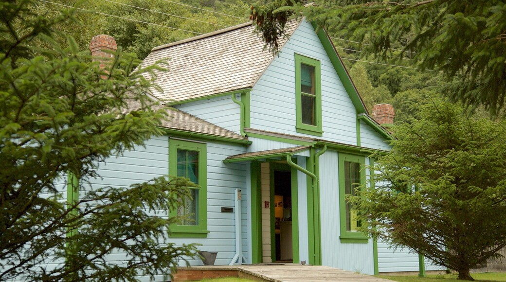 Klondike Gold Rush National Historic Park featuring a house