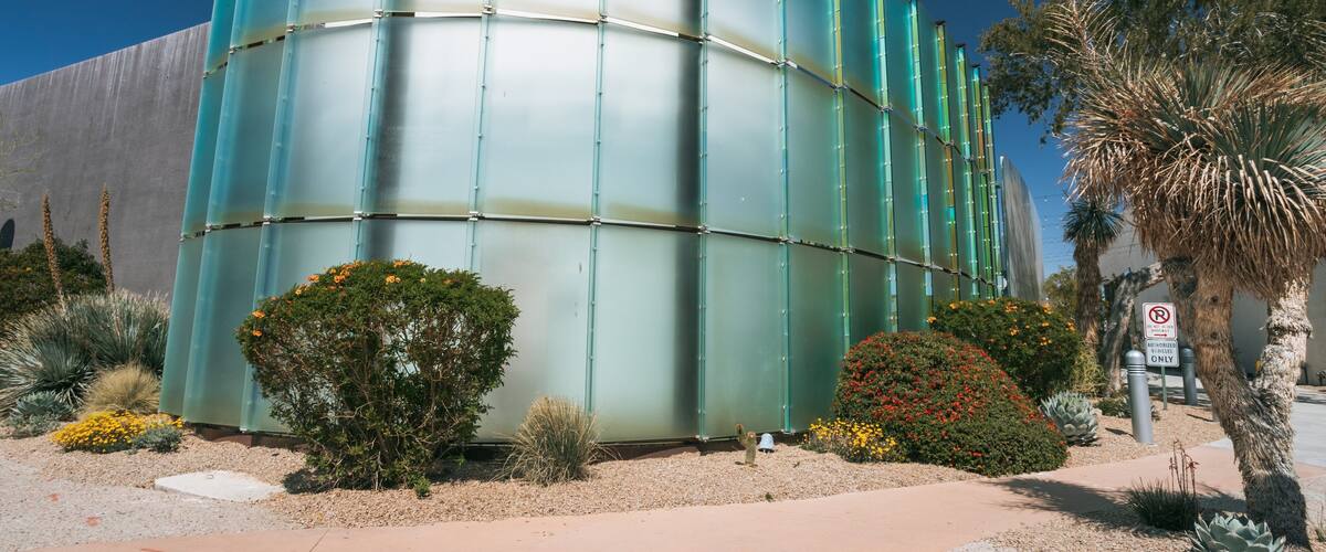 Scottsdale Museum of Contemporary Art showing modern architecture