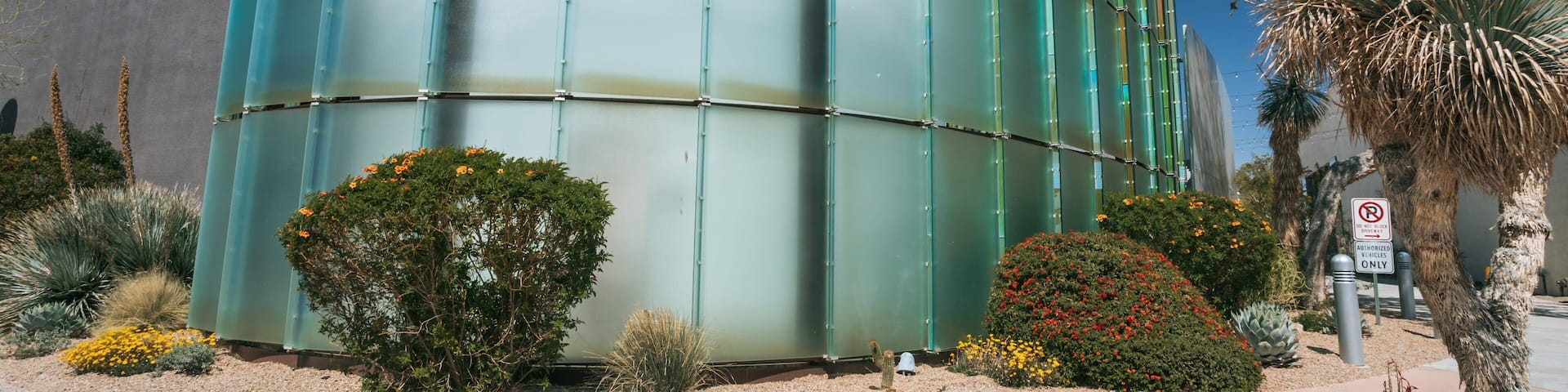 Scottsdale Museum of Contemporary Art showing modern architecture